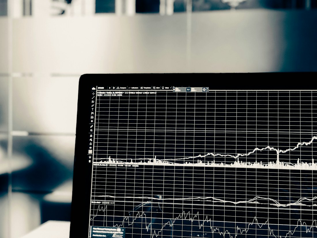 Tela exibindo um gráfico financeiro de linha
