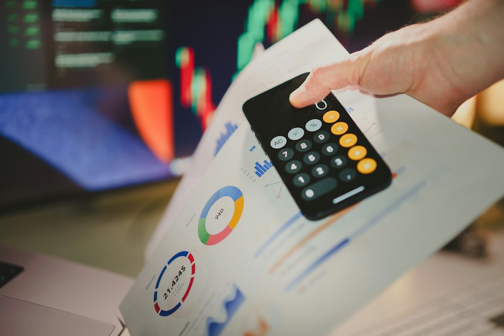 Calculadora sobre relatórios financeiros impressos
